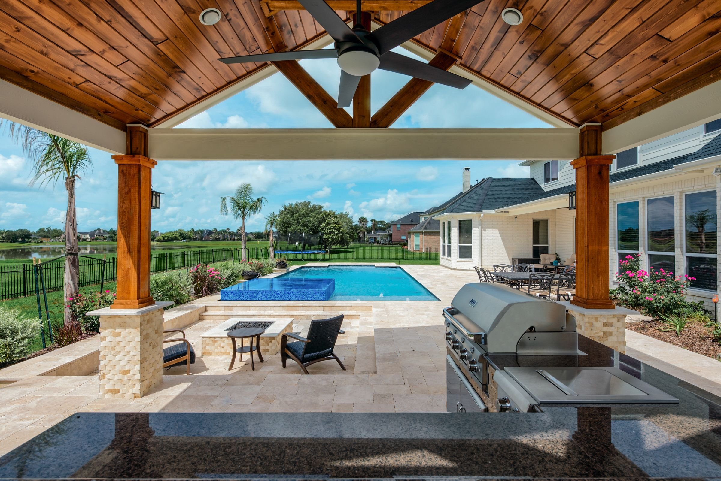 Outdoor Kitchens and Dining